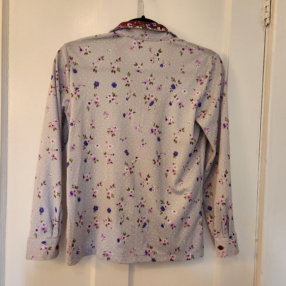 💜Vintage Lavender Blouse💜 - Picture 5 of 6